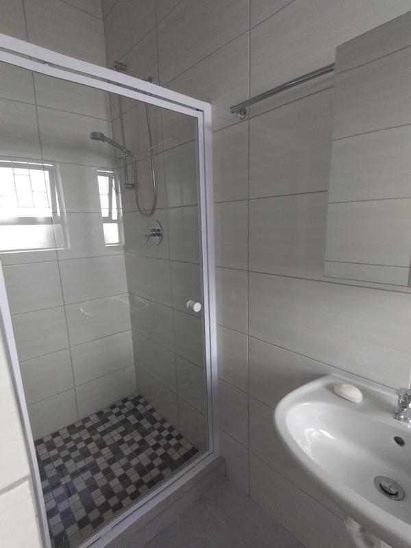 To Let 2 Bedroom Property for Rent in Oakdale Western Cape